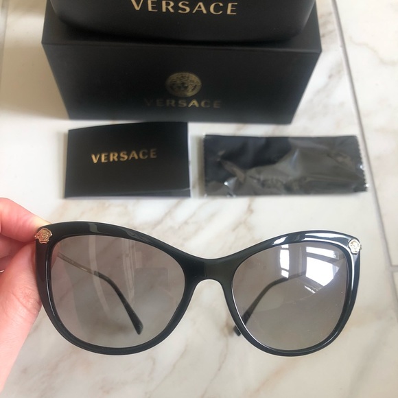 ?NEW VERSACE CRYSTAL SUNGLASSES ?